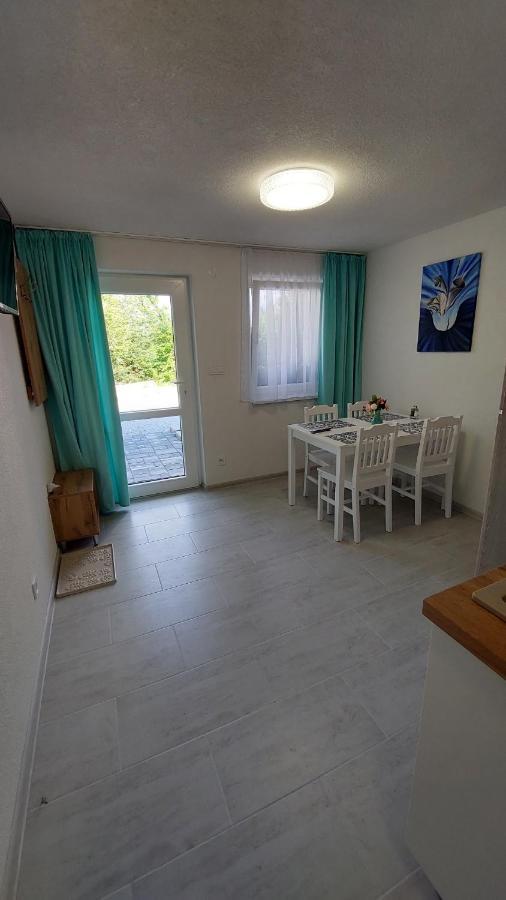 Apartmany Nad Tajovom บันสกาบิสตรีตซา ภายนอก รูปภาพ