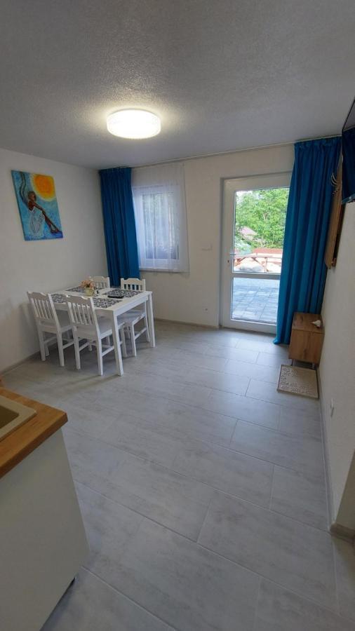 Apartmany Nad Tajovom บันสกาบิสตรีตซา ภายนอก รูปภาพ