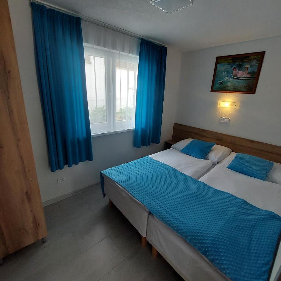 Apartmany Nad Tajovom บันสกาบิสตรีตซา ภายนอก รูปภาพ