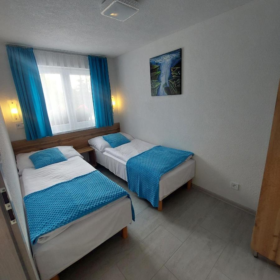 Apartmany Nad Tajovom บันสกาบิสตรีตซา ภายนอก รูปภาพ
