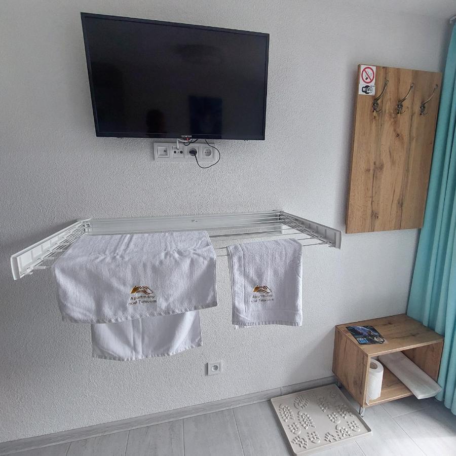 Apartmany Nad Tajovom บันสกาบิสตรีตซา ภายนอก รูปภาพ