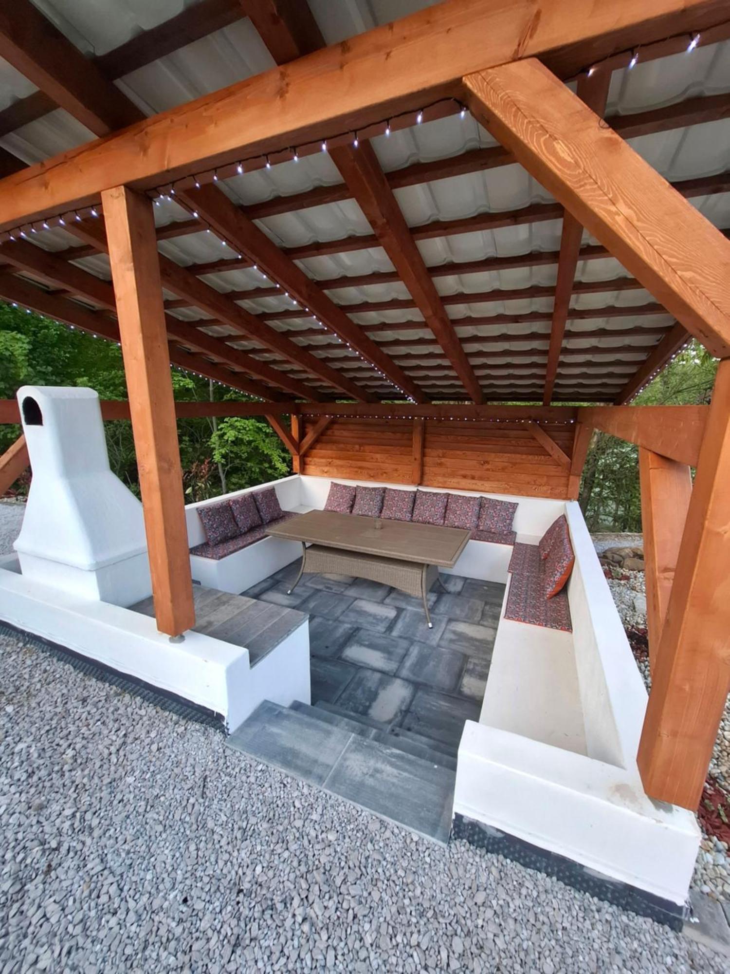 Apartmany Nad Tajovom บันสกาบิสตรีตซา ภายนอก รูปภาพ